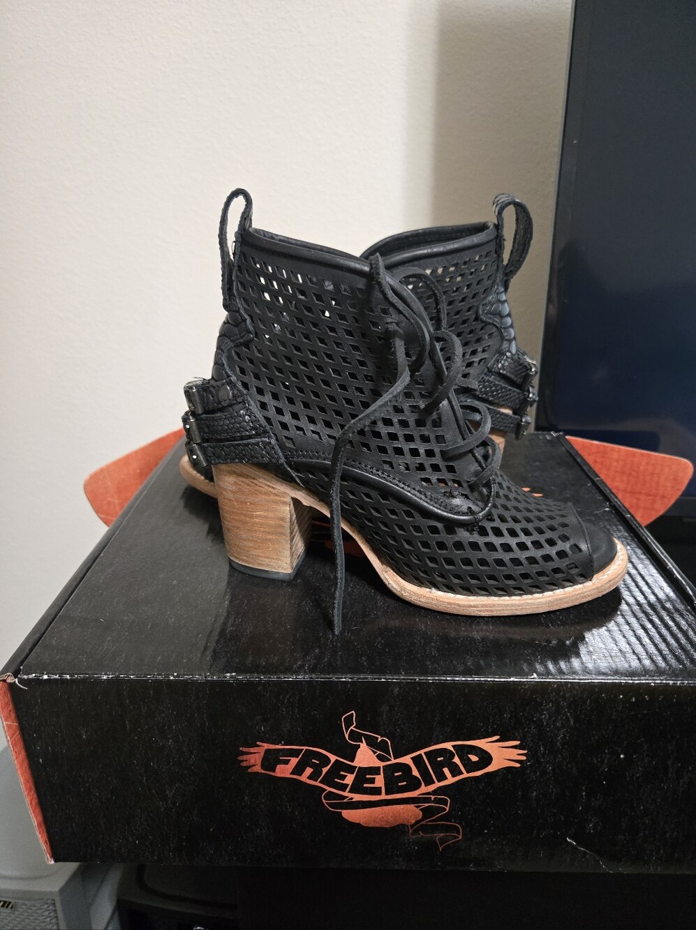 🖤RARE!! Freebird Benni Heeled Bootie Size 7🖤